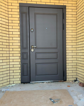 Фото Двери в дом №106
